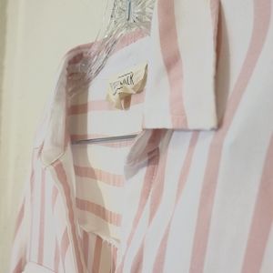 🎀🌸 Pink and White Striped Button Down.